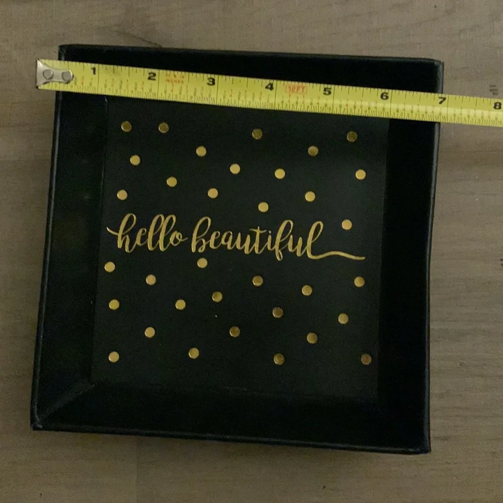3/$15 ✨ Flash Sale.  Hello beautiful black jewelry‎ or misc accessory holder